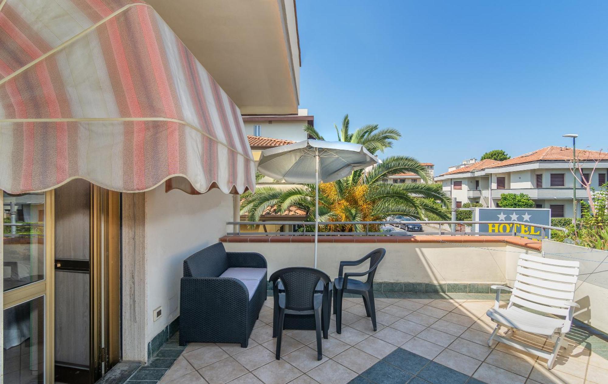 Hotel Mariani Lido di Camaiore Exterior foto