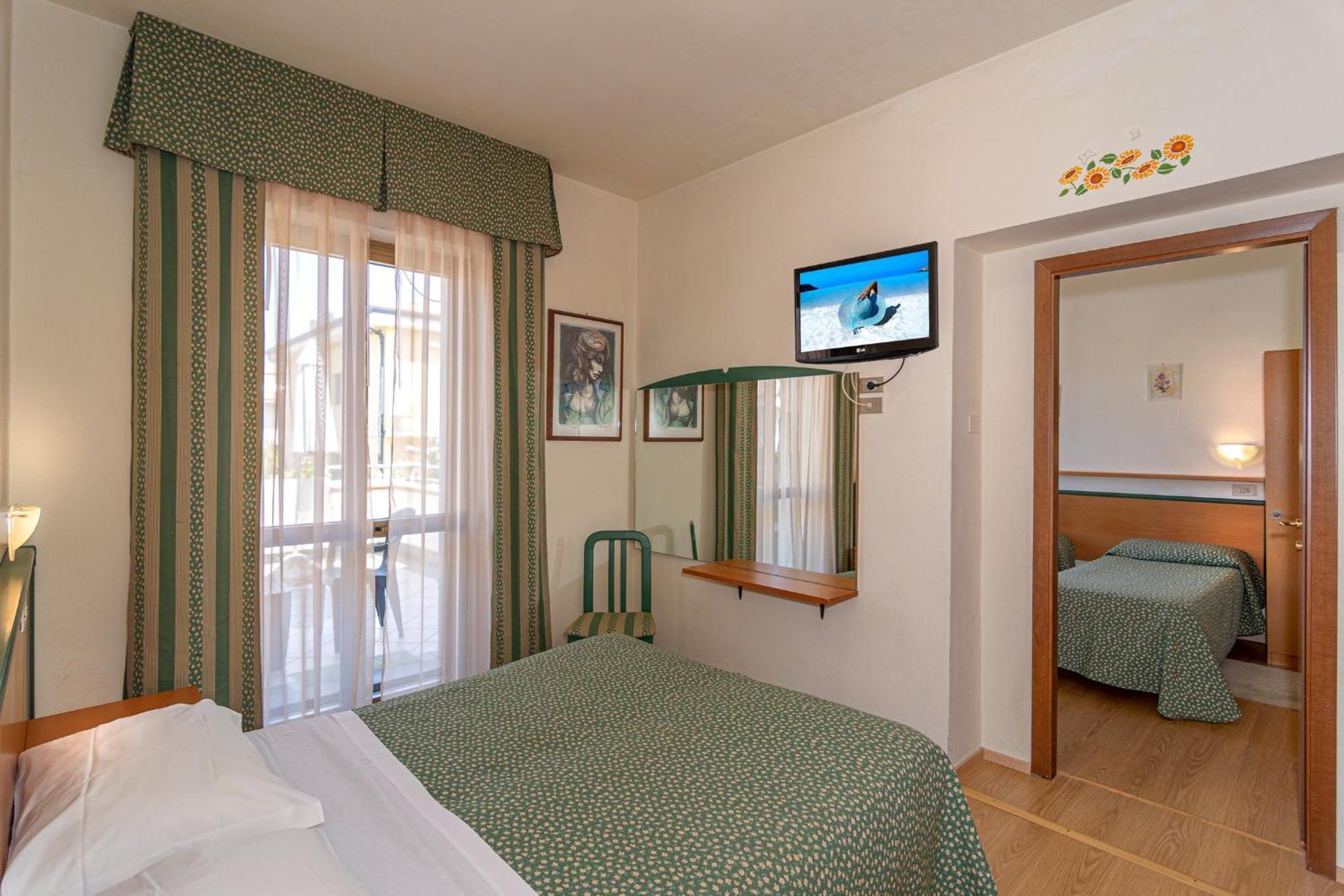 Hotel Mariani Lido di Camaiore Exterior foto