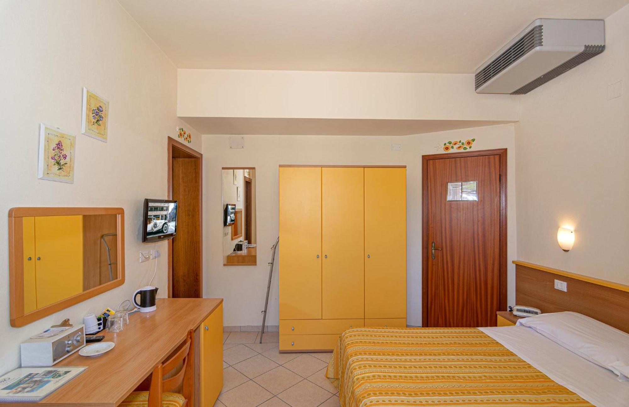 Hotel Mariani Lido di Camaiore Exterior foto